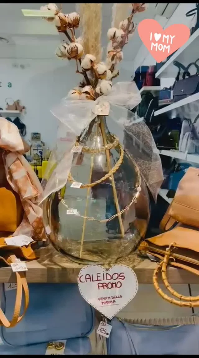 Nuova vetrina Quinzio 😍
Tutta dedicata alla promo -20% su CALEIDOS!
Venite a trovarci💓
#caleidosborse #reggioemilia #promozione #sconto #shopping