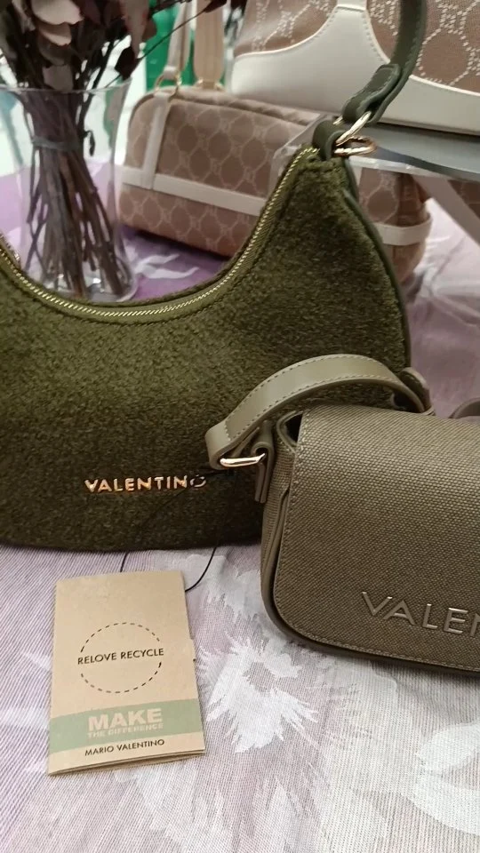 Che PROMO imperdibile! 😍
-20% su tutte le linee Mario Valentino 
#reggioemilia #nuovacollezione #promozione #shopping