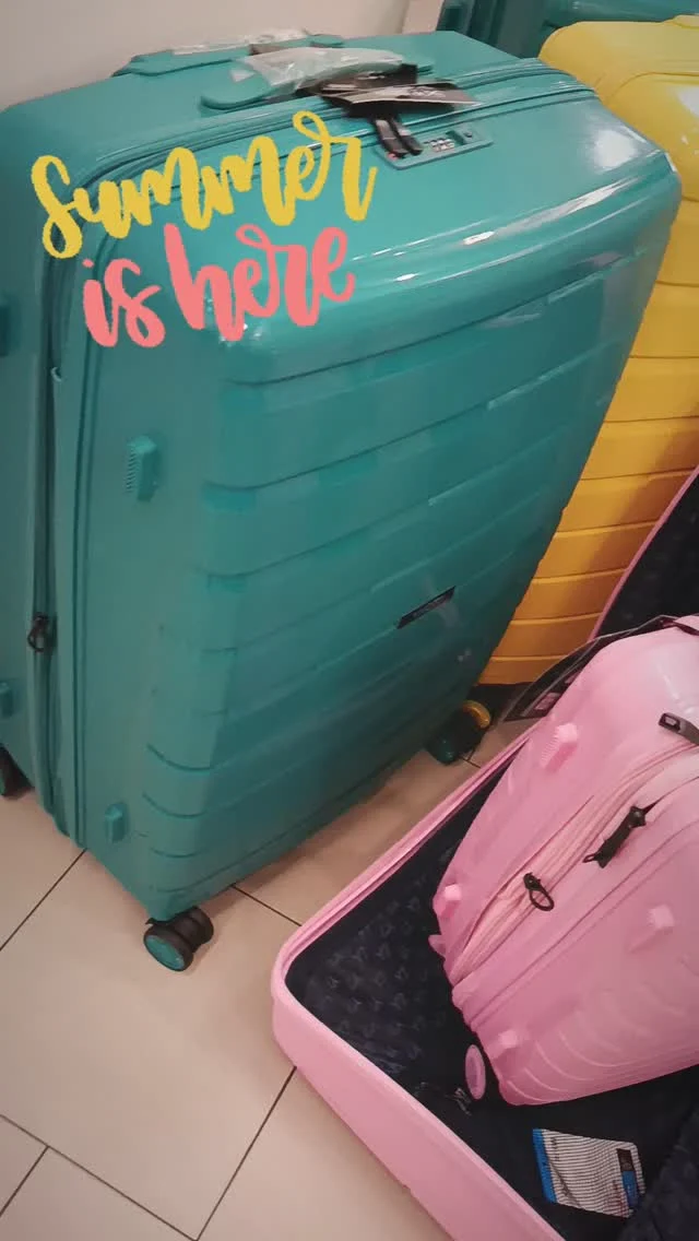 Nuovi arrivi @ynot_it 🥳🥳🥳
Dai che si parte !!! 😍
#estate #reggioemilia #viaggio #vacanze #valigie