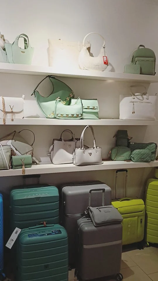 Verde rilassante 🥰
#negozireggioemilia #reggioemilia #shopping #estate2025 #moda